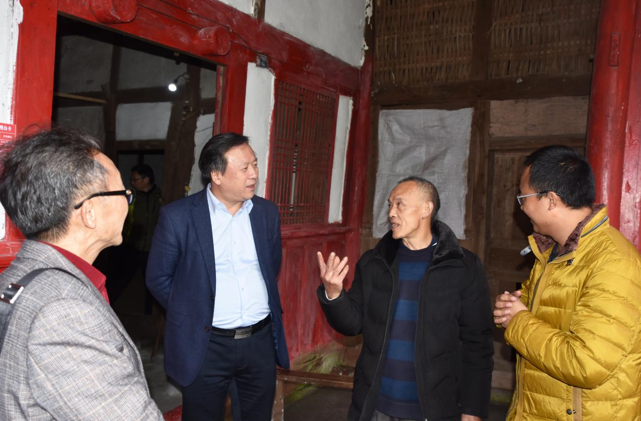 许唯临副校长带领体育学院一行赴岳池开展扶贫调研工作