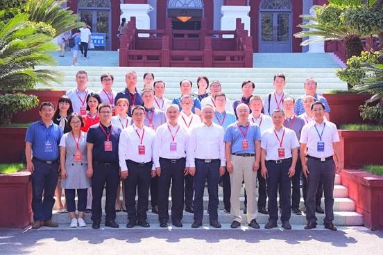 我校举行第二届中学校长论坛