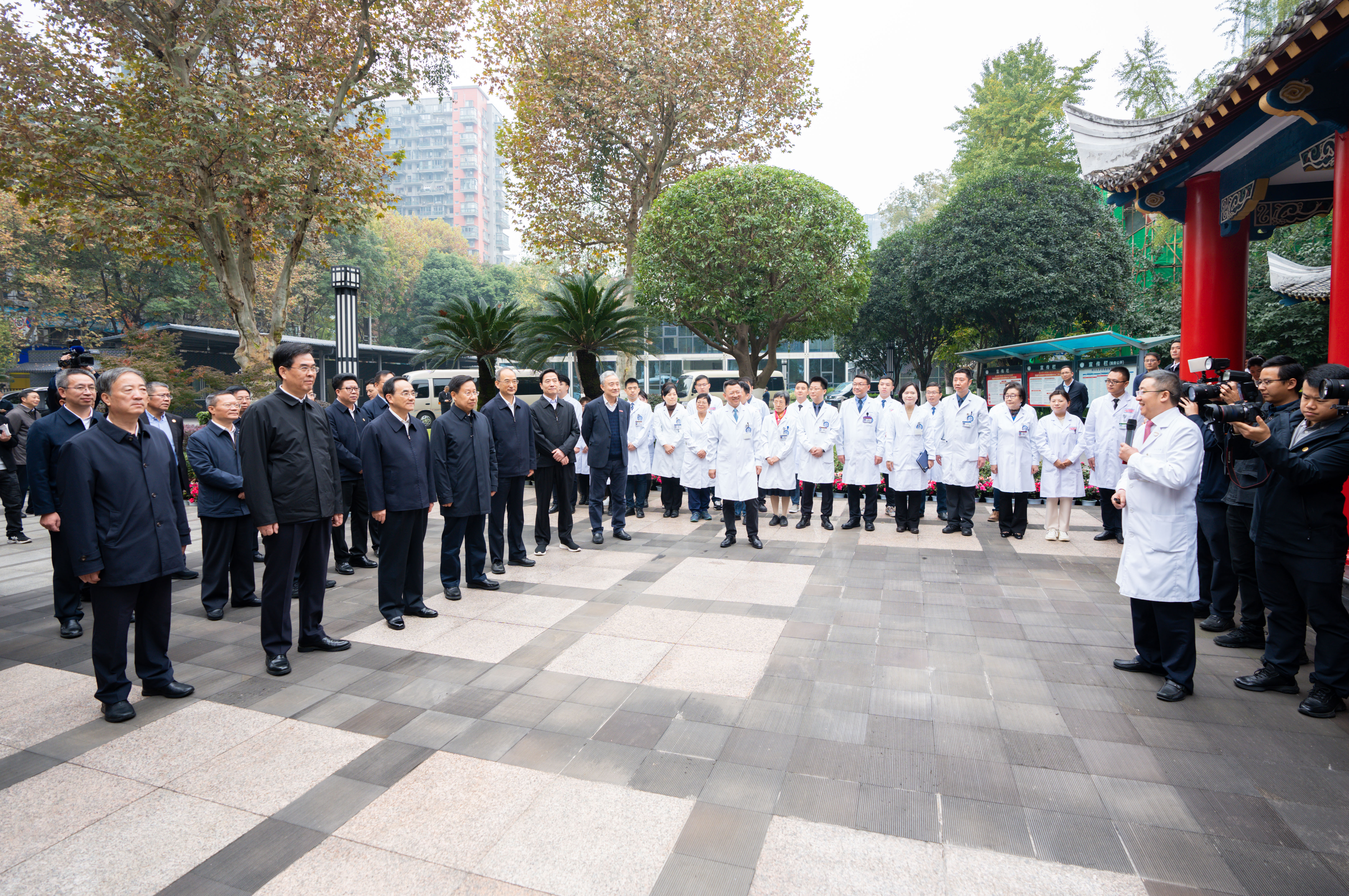 贵州省党政代表团来校调研