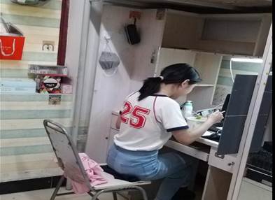 返校学生在宿舍5