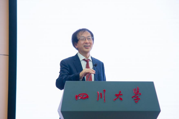 薪火相传:我校院士和杰出教授给新生讲授开学第一课-四川大学新闻网