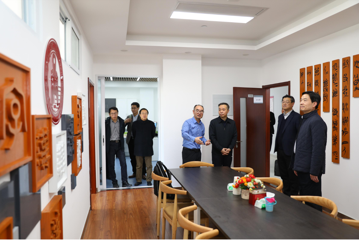 校党委书记甘霖带队赴北京高校调研